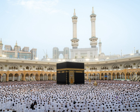 توزيع 33 مليون من وجبات إفطار لضيوف الرحمن بالحرمين