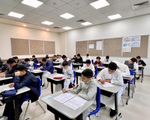 حقوق أولياء الأمور في التعليم الأهلي: الرسوم والعقود