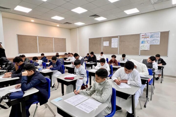 حقوق أولياء الأمور في التعليم الأهلي: الرسوم والعقود