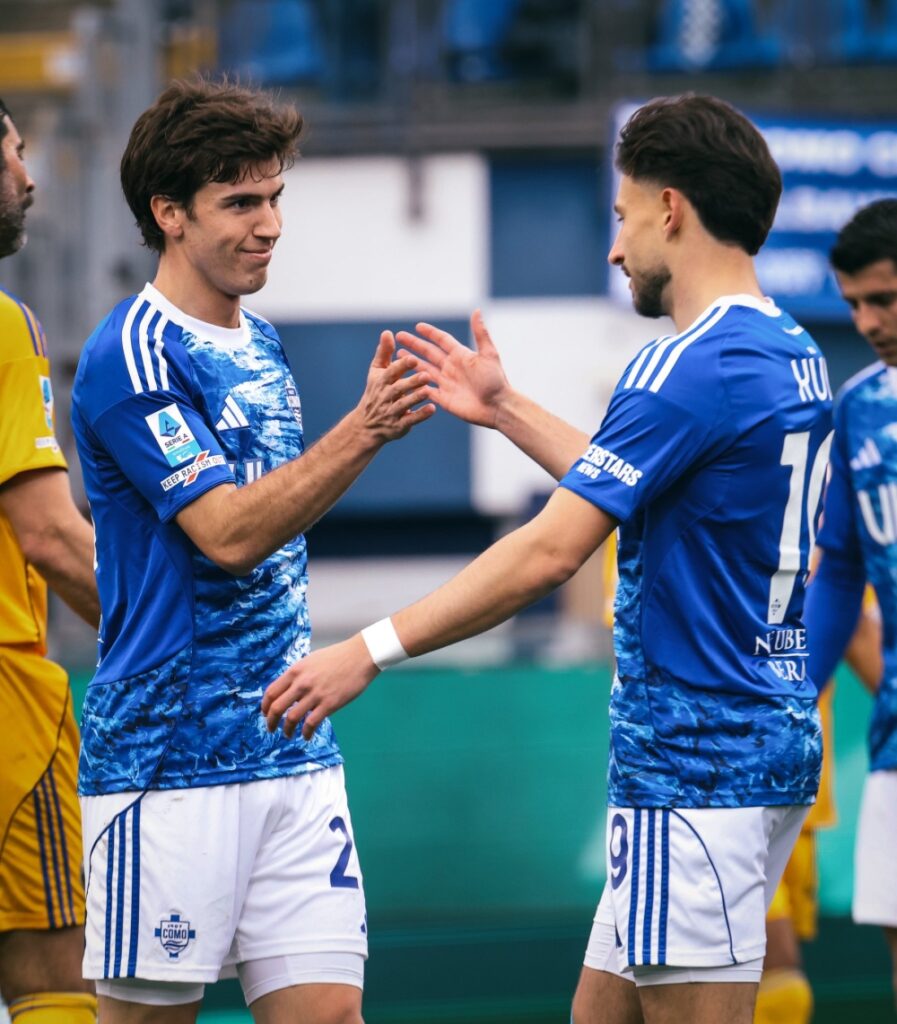 نادي كومو في الدوري الإيطالي يسحق بيزا بخماسية