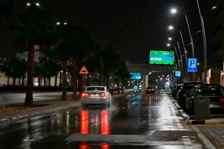 تحذير الدفاع المدني من الأمطار الرعدية والسيول بالمملكة