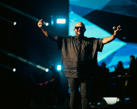 نجاح مبهر في حفل ويجز والعسيلي في جدة بموسم العيد