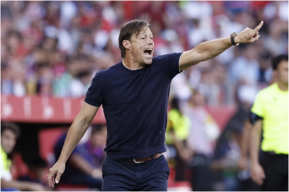 إشبيلية يعلن إقالة ماتياس ألميدا بسبب سوء النتائج