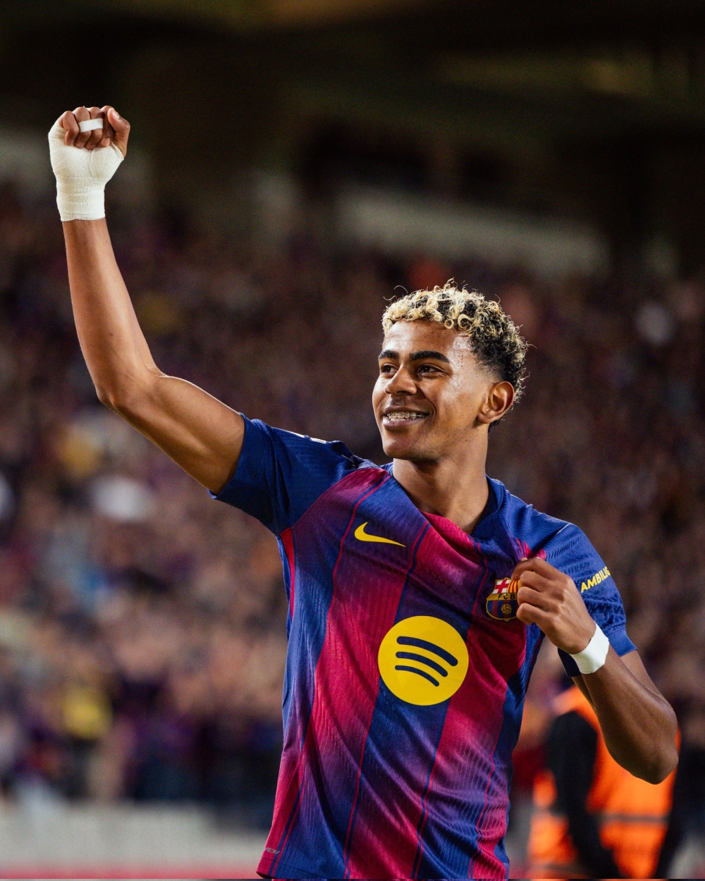 عرض باريسي ضخم لحسم انتقال لامين يامال من برشلونة