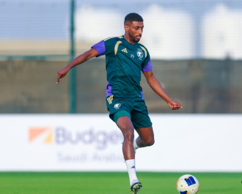 دي بياجو يقود تدريبات المنتخب السعودي B لمونديال 2026