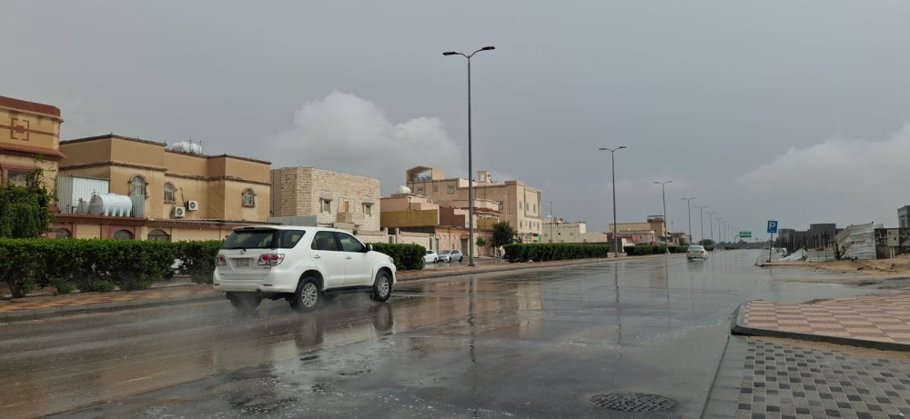 أمطار الأحساء: الأرصاد ترفع الإنذار الأحمر وتحذر من السيول