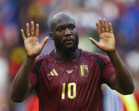 تفاصيل وأسباب غياب روميلو لوكاكو عن وديات بلجيكا