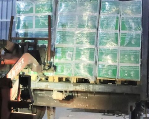 وصول قافلة مساعدات إنسانية سعودية إلى غزة لدعم النازحين