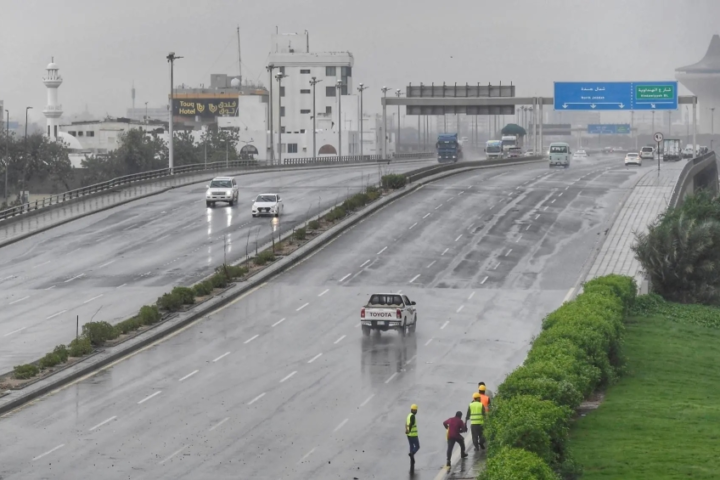 Red alert: Heavy rains hit 7 Saudi regions today