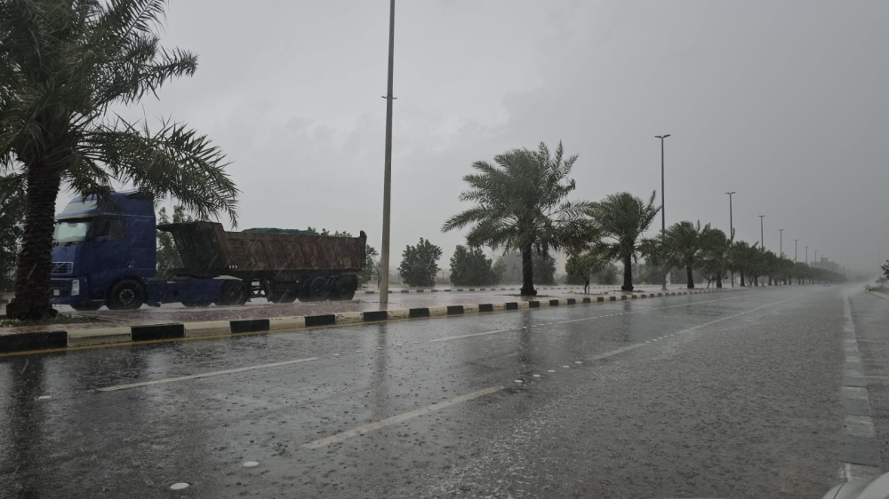 تحذير الأرصاد: أمطار غزيرة وصواعق رعدية على عسير وأضم