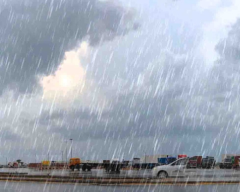 عاجل: تحذيرات الدفاع المدني من الأمطار الغزيرة بالمملكة