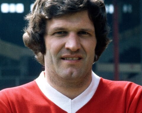 تفاصيل إصابة جون توشاك بالخرف: صدمة لعشاق ليفربول