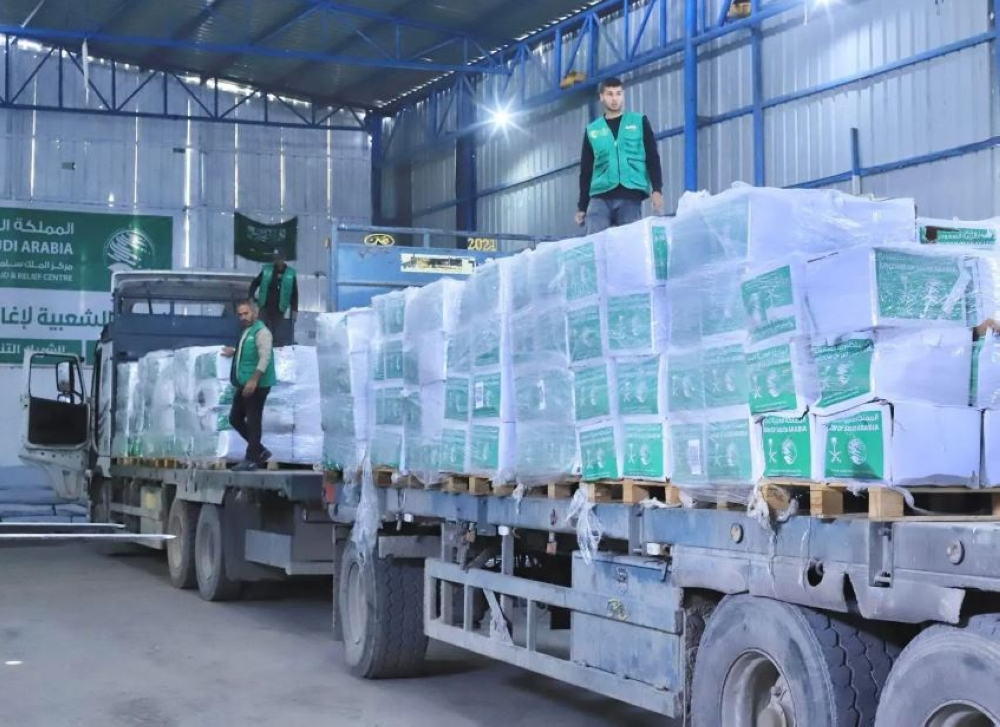 وصول سلال غذائية ضمن قافلة مساعدات سعودية جديدة إلى غزة