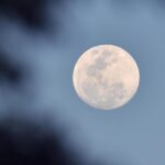 رصد التربيع الأول لقمر شهر شوال في الحدود الشمالية