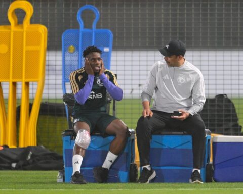 حسم موقف زكريا هوساوي من مباراة الأخضر أمام مصر