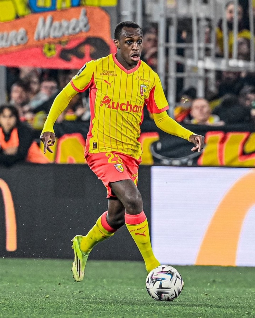 Details and reasons for postponing the Lens vs. Paris Saint-Germain match