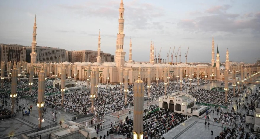 خدمة الإرشاد في المسجد النبوي: استفادة 340 ألف زائر برمضان