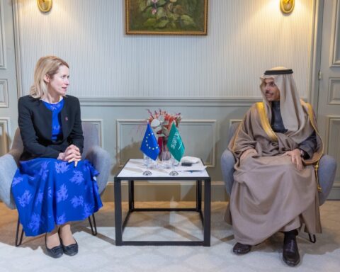 وزير الخارجية السعودي يبحث الأوضاع الإقليمية مع الاتحاد الأوروبي