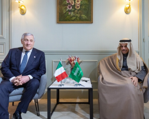 وزير الخارجية السعودي يبحث العلاقات الثنائية في قمة G7