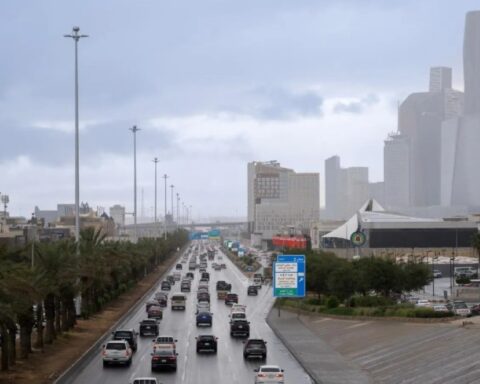 طقس السعودية: أمطار غزيرة تضرب جنوب الرياض وتأثيراتها