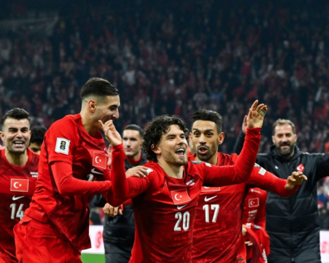 ملحق مونديال 2026: تركيا تهزم رومانيا وتواجه كوسوفو