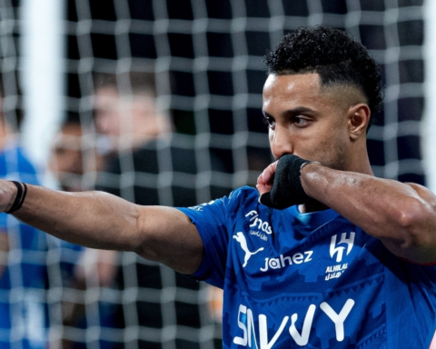 تطورات إصابة سالم الدوسري وموقفه من مباريات الهلال