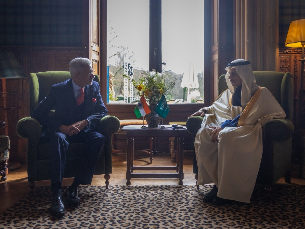 وزير الخارجية السعودي يبحث العلاقات الثنائية مع نظيره الهندي