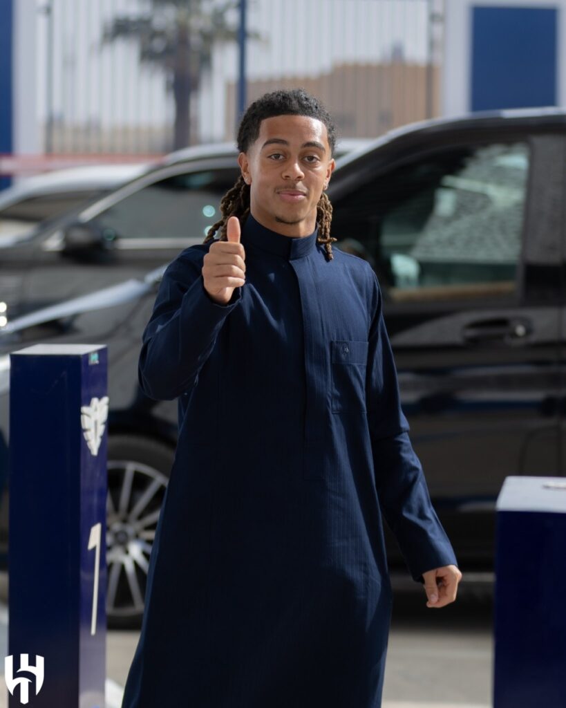 تفاصيل إصابة سايمون بوابري وموقفه مع الهلال والمنتخب