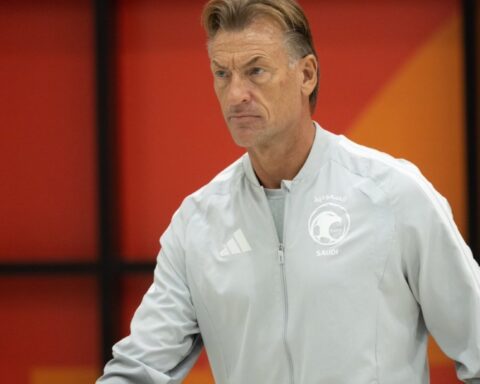 غضب هيرفي رينارد يدفعه لتجاهل لاعبي الأخضر بعد رباعية مصر