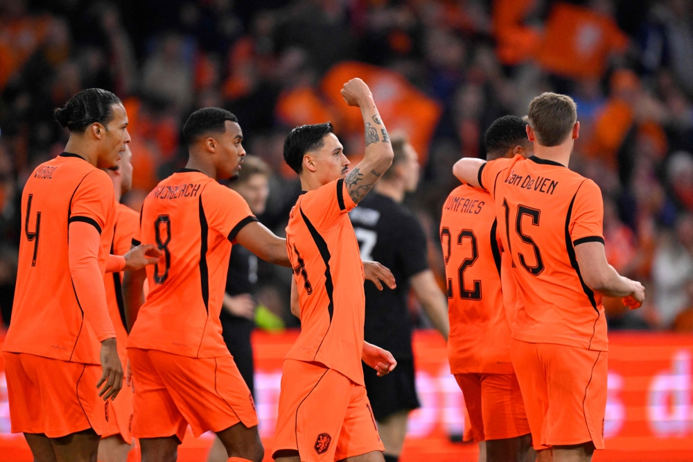 فوز منتخب هولندا على النرويج 3-1 ودياً في غياب هالاند