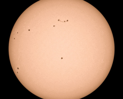 تصاعد النشاط الشمسي: عواصف مغناطيسية وفلكية جدة تطمئن