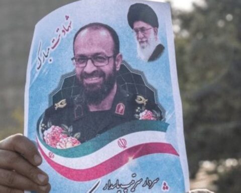 تفاصيل مقتل عباس كرمي وتأثيره على أزمة مضيق هرمز