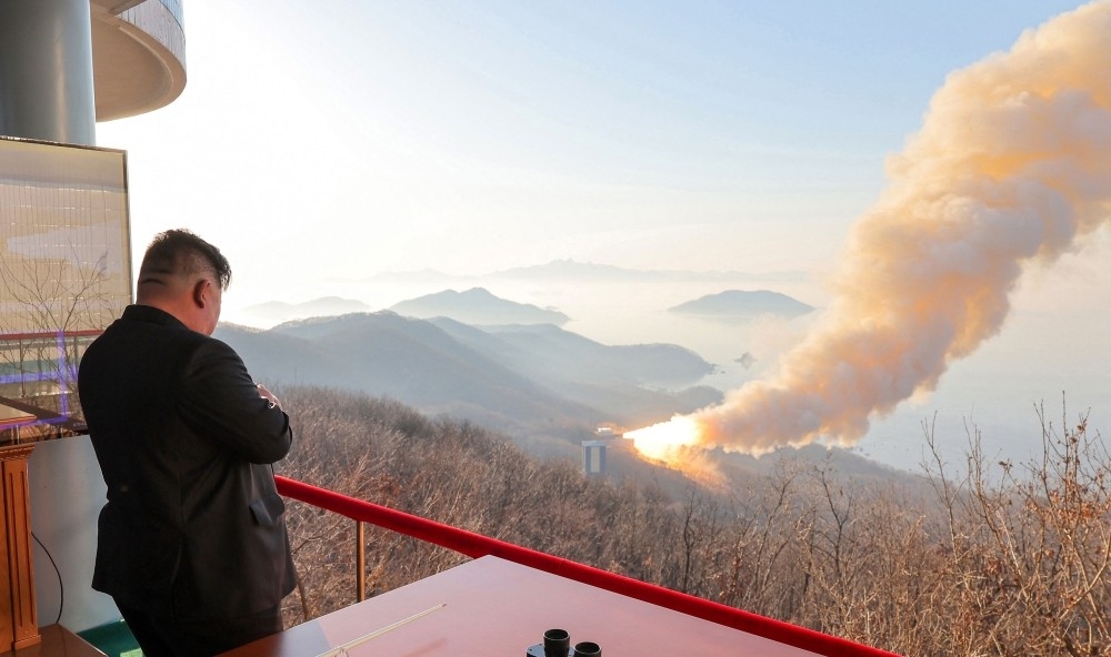 كوريا الشمالية تختبر صواريخ تعمل بالوقود الصلب لضرب أمريكا