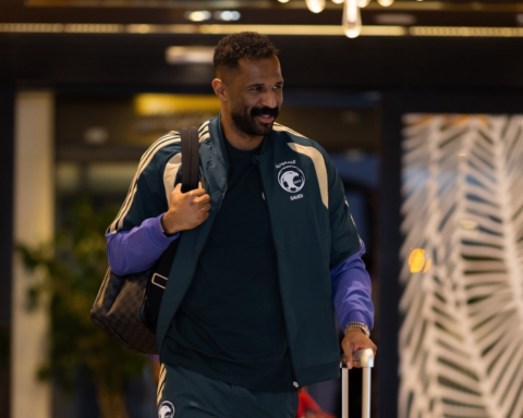 عودة محمد العويس للمنتخب السعودي: تفاصيل قرار رينارد