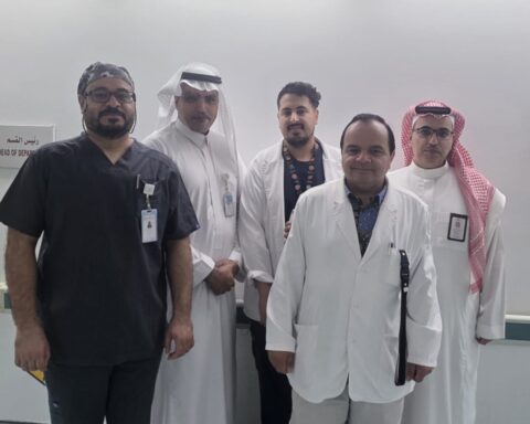 إنجاز في مستشفى النور التخصصي: إنقاذ ساق طفلة من البتر