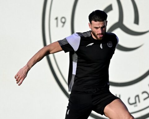 مدافع الشباب ويسلي هوديت: الأكثر مشاركة في دوري روشن