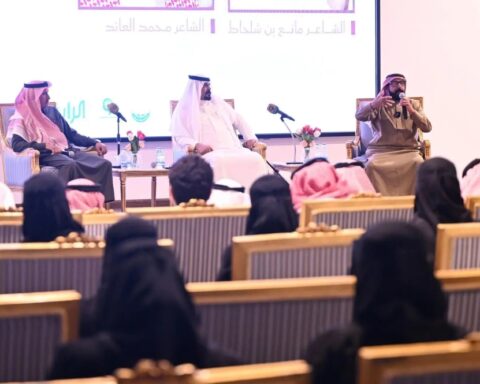 أمسية شعرية في تبوك: رنات السمر تمزج الكلاسيكي والحديث