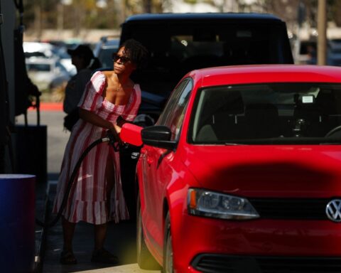 كوريا الجنوبية تدرس تقييد حركة السيارات الخاصة لتوفير الوقود