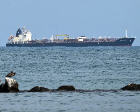 وصول شحنة نفط روسية إلى كوبا بعد ضوء أخضر من ترامب