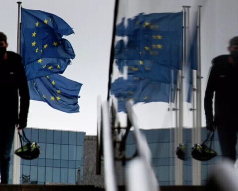 تراجع ثقة المستهلك الأوروبي لأدنى مستوى وسط التضخم