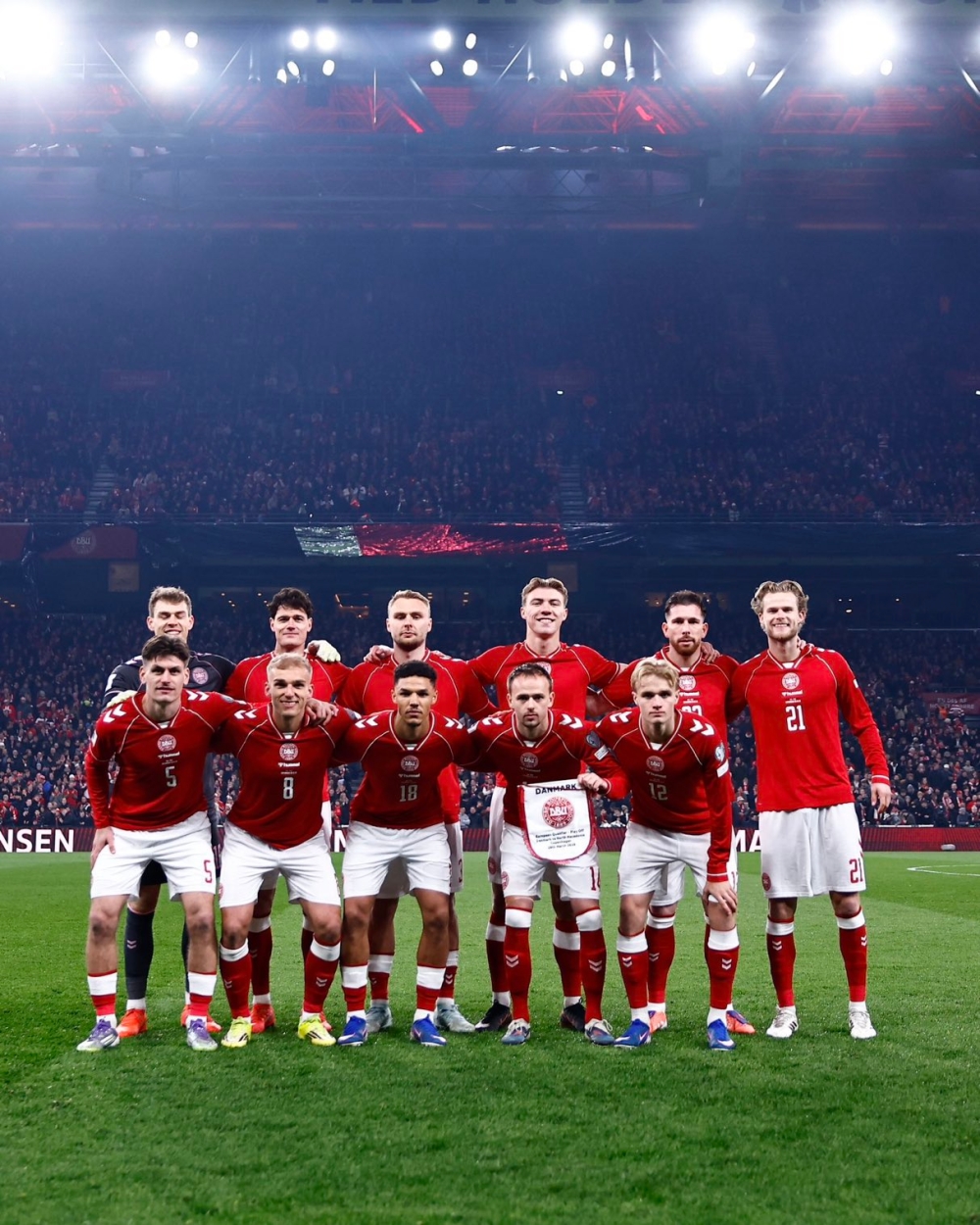 مباراة تشيكيا والدنمارك: صراع حاسم للتأهل إلى المونديال