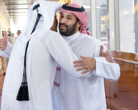 تفاصيل اللقاء الثلاثي في جدة ومغادرة ملك الأردن وأمير قطر