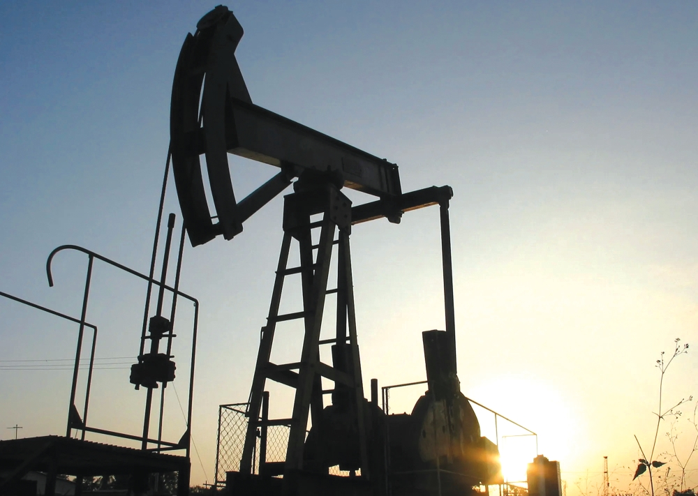 تباين أسعار النفط وسط أنباء التهدئة الأمريكية مع إيران