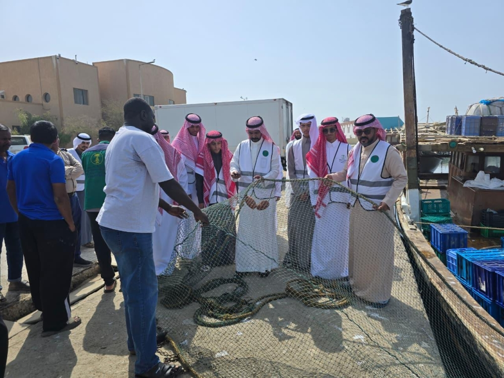 حماية الثروة السمكية في القنفذة: تحذيرات من التلوث والصيد