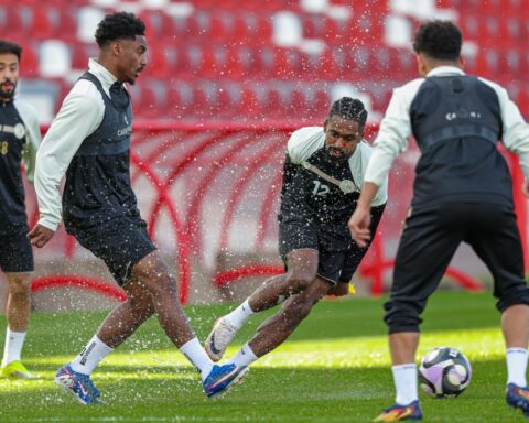 تطورات موقف عبدالقادر بدران من مباراة الأهلي وضمك