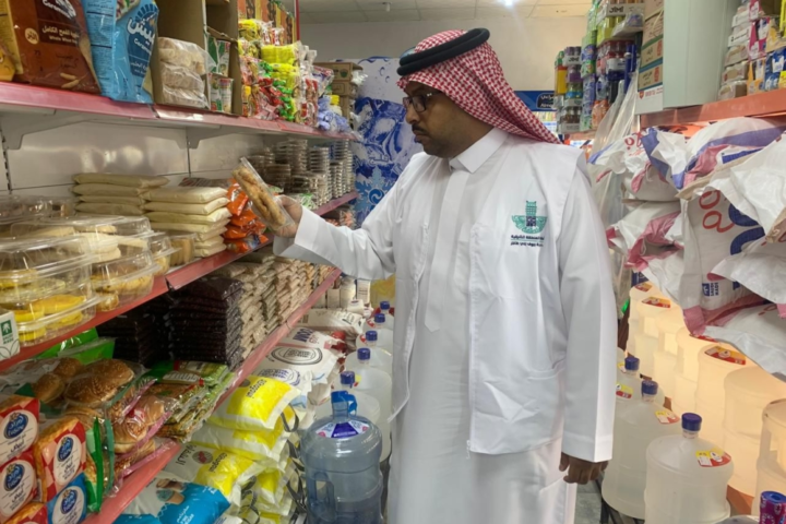 جهود بلدية جوف بني هاجر: إزالة 2335 طناً من الأنقاض