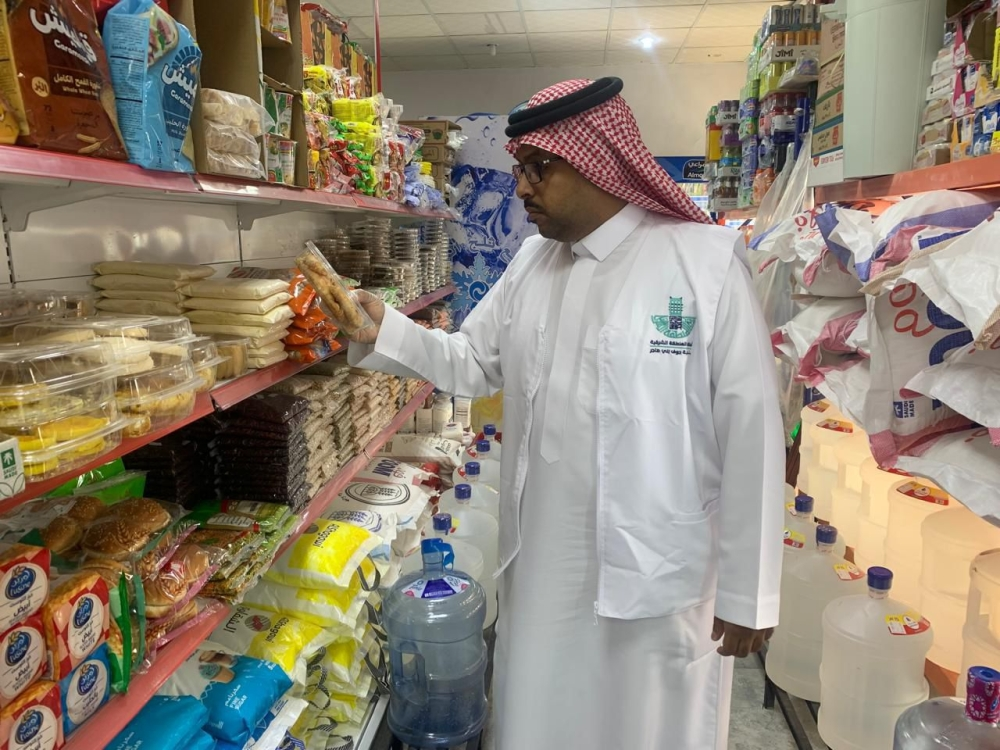 جهود بلدية جوف بني هاجر: إزالة 2335 طناً من الأنقاض