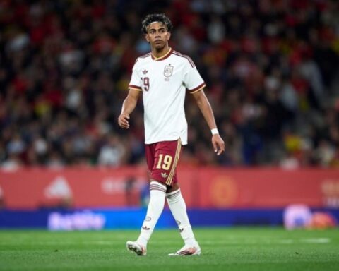 لامين يامال يندد بالهتافات العنصرية المعادية للمسلمين