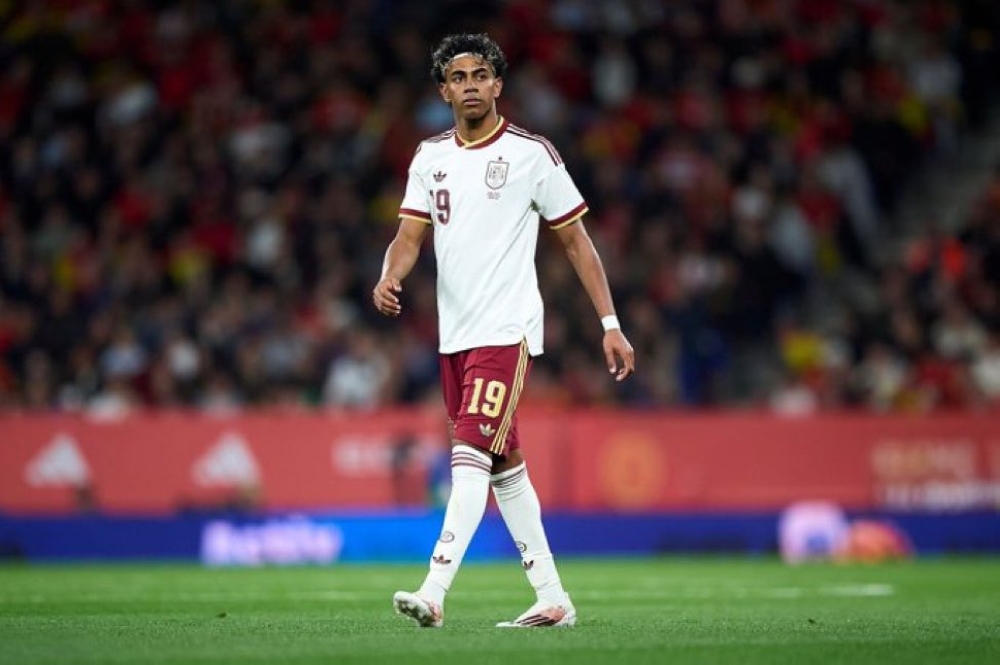 لامين يامال يندد بالهتافات العنصرية المعادية للمسلمين