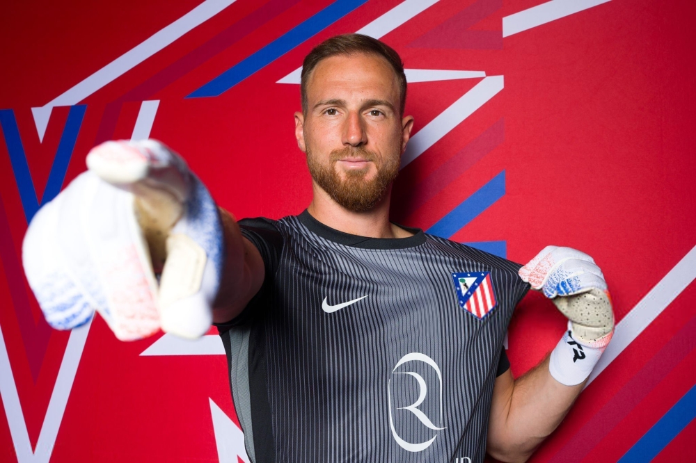 تفاصيل اقتراب يان أوبلاك من الانتقال إلى الدوري السعودي